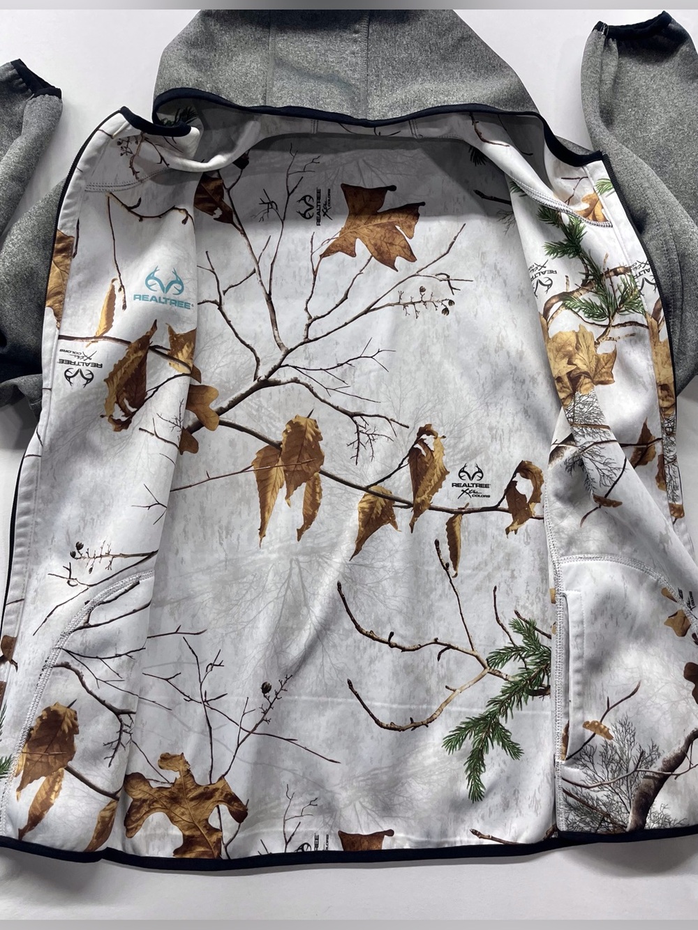 Realtree Women’s XL Softshell Hunting Jacket Realtree Snow Camo Hooded
